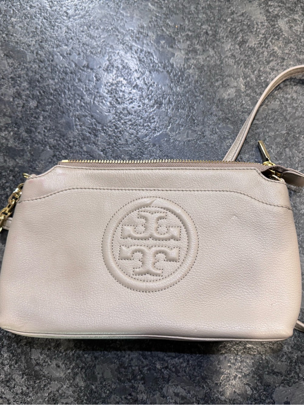 Tory Burch Pebbled Leather Crossbody in Pale Pink with Gold Chain - Picture 8 of 8